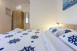 Apartments in Novi Vinodolski 42648