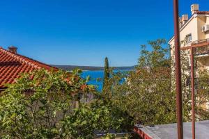 Three-Bedroom Apartment in Crikvenica XIII