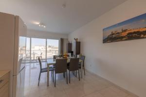 The Pinnacle Fl6 city escape by Homely