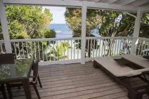 Idyllic 2 Bedroom Beach House - The Hideaway - Bats Cave