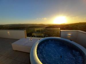 Southridge PH with jacuzzi, TOP views by Homely
