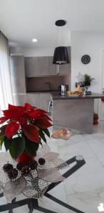 Southridge PH with jacuzzi, TOP views by Homely