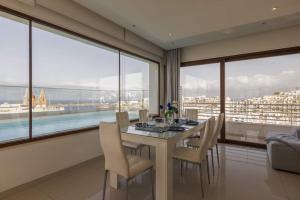 Luxury Ph With Rooftop Pool In Mellieha By Homely