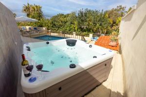 Villa Lorella - private pool, jacuzzi by Homely