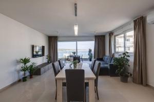 Luxe 3BR MelliehaBay Stunning Terrace by Homely