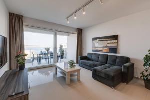 Luxe 3BR MelliehaBay Stunning Terrace by Homely