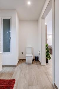 Designer 1 bed Maisonette Swieqi by Homely