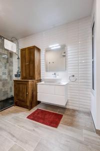Designer 1 bed Maisonette Swieqi by Homely