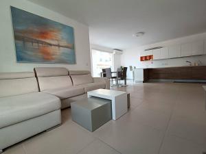 Cosy 2BED apartment in Manikata by Homely