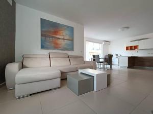 Cosy 2BED apartment in Manikata by Homely