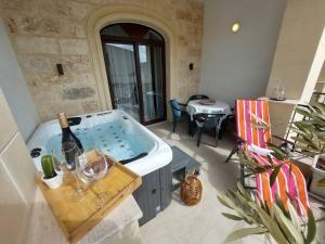 Fl 2 Ta'lonza Luxury With Hot Tub By Homely - 4hvězdičkové hotely ve městě Mellieħa