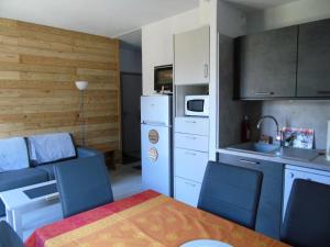 Chalet Arrondaz - 3 Pièces pour 6 Personnes MAE-3044