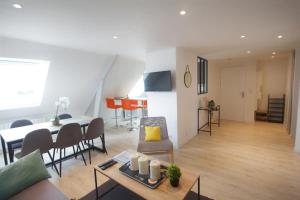 The Merville Duplex - Lorient Center