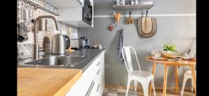 COCOON, Iconic Design in Historic Center & Breakfast