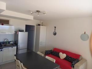 Bandol, T3, les pieds dans leau, presquîle du Capelan