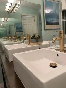 Downtown Halifax suites - Herring Cove