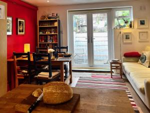 Comfy childdog friendly garden flat heart Camden