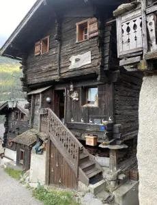 Un nid au paradis - Chalet traditionnel avec beaucoup de cachet - Chandolin