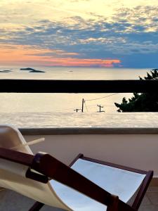 Grand Blue Terrace - Island house by Hostandros