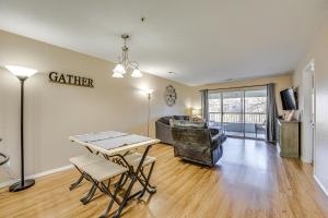 Branson Condo with Screened Porch 4 Mi to Lake!