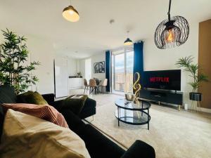 Hessian Lounge -Wyndale- Central 2BR WParking