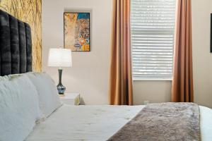 New - Sleeps 21 - Champions Gate