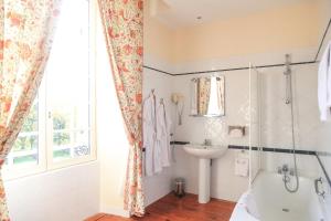 B&B / Chambres d'hotes Chateau Senailhac : photos des chambres