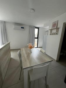 Departamentos y monoambientes Santiago 115