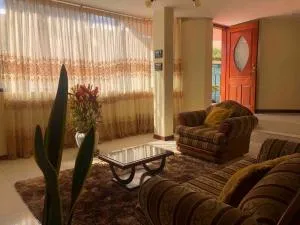 Apartamento Tranquilo y Espacioso cerca de Quito - La Merced