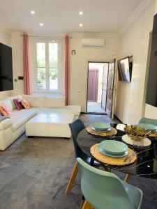 Elegant Apartment 20m From The Beach, Ostia Center