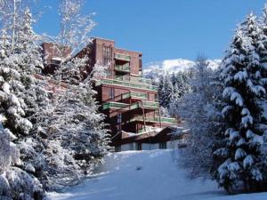 Résidence Lauzieres - Studio 5 personnes skis aux pieds et proche des commerces dans le village du Charvet à Arc 1800 MAE-1938