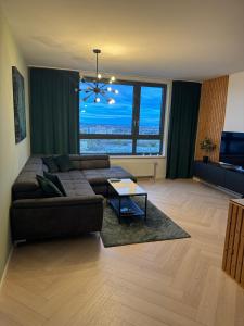 Luxusný apartmán na 21 poschodí s parkovaním zadarmo BA