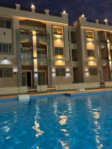 قرية لالونا laluna استديو غرفه واحده للعائلات وشباب فوق 35 سنه اكوا بارك مارينا صيد