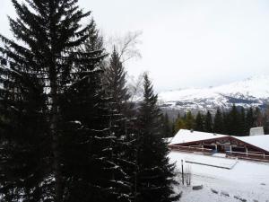 Résidence Belles Challes - Studio 4 personnes à Arc 1800 skis aux pieds et proche des commerces dans le village du Charvet MAE-2092