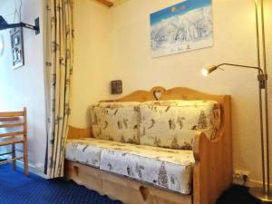 Résidence Belles Challes - Studio 4 personnes à Arc 1800 skis aux pieds et proche des commerces dans le village du Charvet MAE-2092