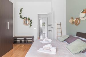 2-Bedroom Apartment in Alba with Free Parking and Air Conditioning