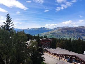 Résidence Belles Challes - Studio 4 personnes à Arc 1800 skis aux pieds et proche des commerces dans le village du Charvet MAE-2128