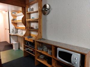 Résidence Belles Challes - Studio 4 personnes à Arc 1800 skis aux pieds et proche des commerces dans le village du Charvet MAE-2131