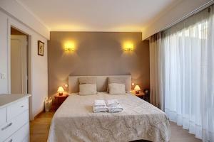 2 bdr apartment with garden next to the Croisette
