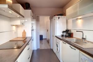 2 bdr apartment with garden next to the Croisette