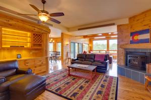 The Fox Den 360 Mtn View and On-Site Hiking!