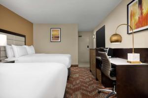 Double Room with Two Queen Beds and Bath Tub - Mobility and Hearing Access room in Holiday Inn Greensboro Airport an IHG Hotel