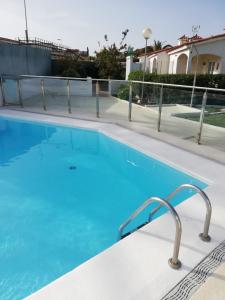 Chalet 2 dormitorios, cerca CC Yumbo