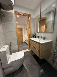 Appartement Lumineux Bien Equipé Derrière Hotel Idou Anfa Pas de vis-à-vis