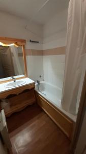 Chalets De Florence - 2 pièces 4 personnes, bien placé dans la station MAE-4354