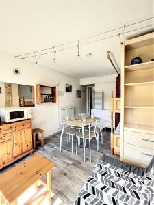 Résidence Soyouz - STUDIO 4 PERSONNES VUE PISTES MAE-9654