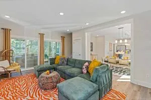 3bd Contemporary in Raleigh: 5mins to Downtown - Garner