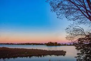 Colonial Beach Bay house with views & canoe - Clifton on the Potomac