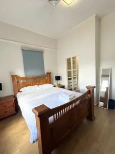 26 Gladstone Rd Highgate Hill - Jindalee