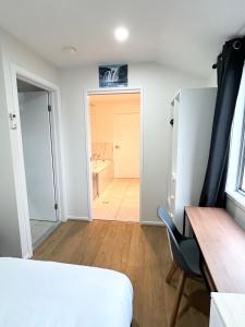 26 Gladstone Rd Highgate Hill